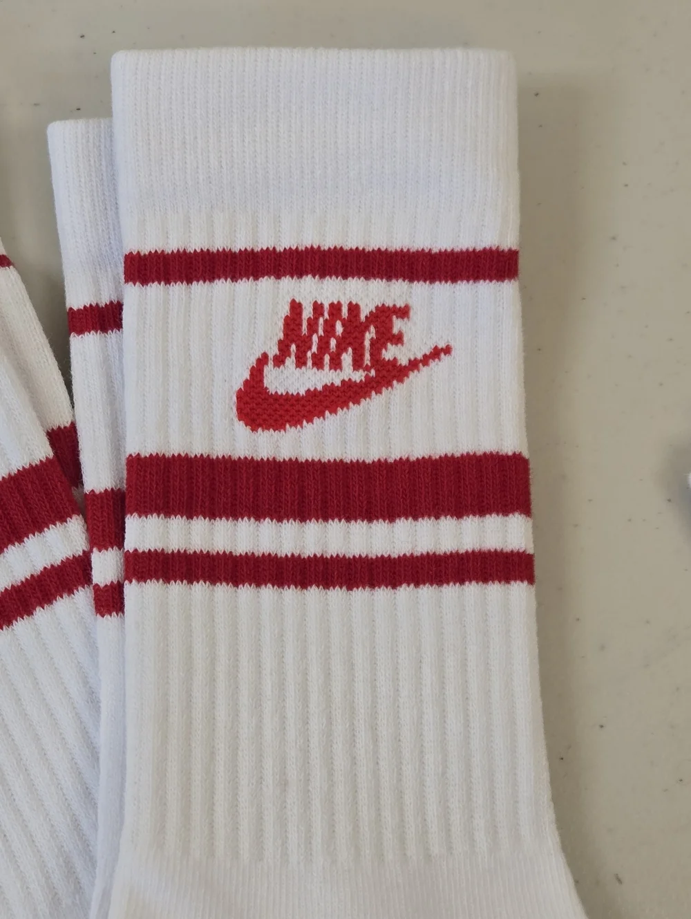 NWoT Nike Bundle Everyday Essentials Crew Socks White Red Stripe Medium 3 Pair - Picture 6 of 11